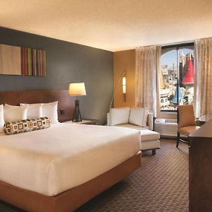 Royal Turm Zimmer mit Kingsize-Bett